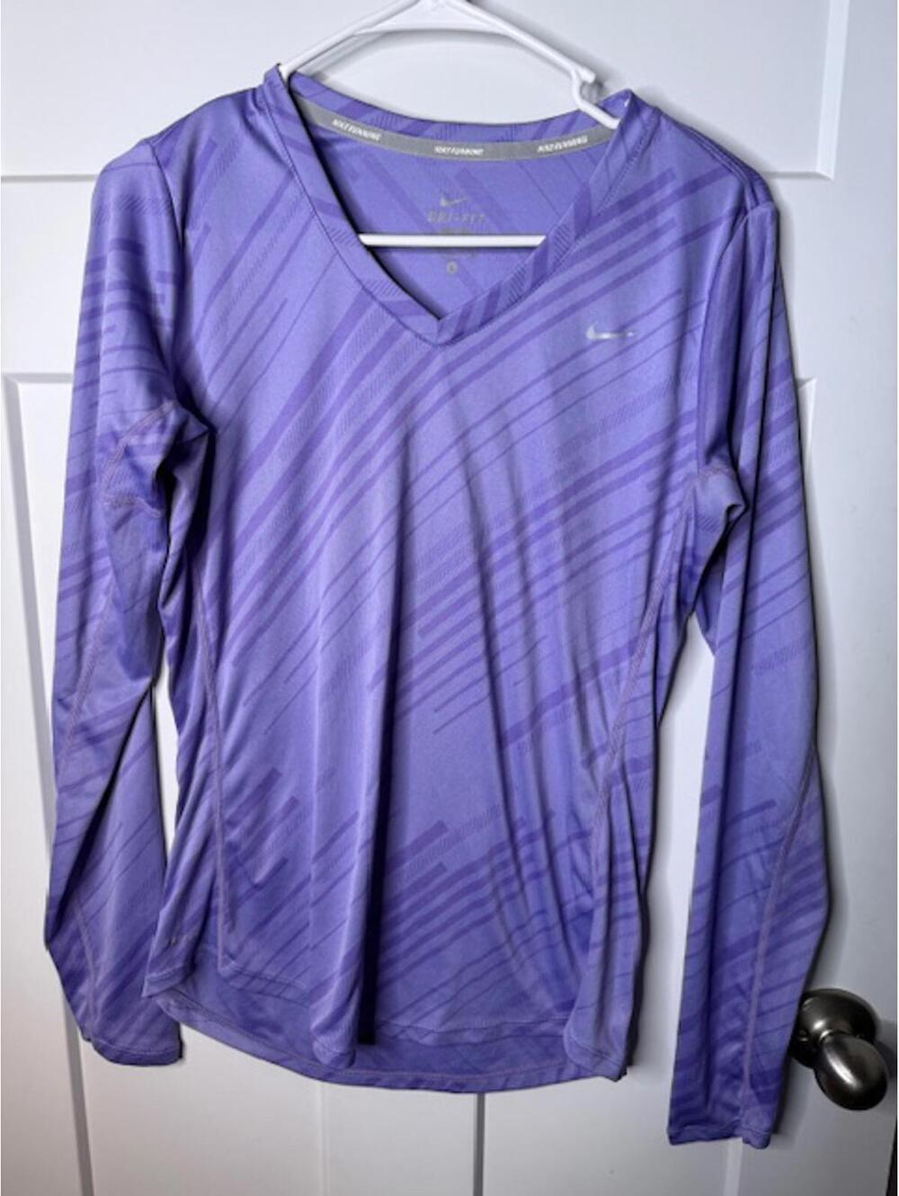 Nike Lavender/Purple running long sleeve dri-fit size Large